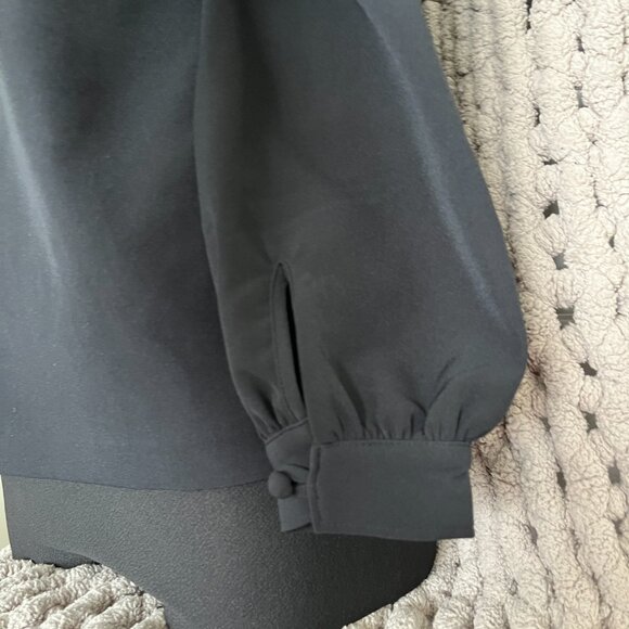 Banana Republic Factory Black Button-Front Blouse (M) - Picture 9 of 13
